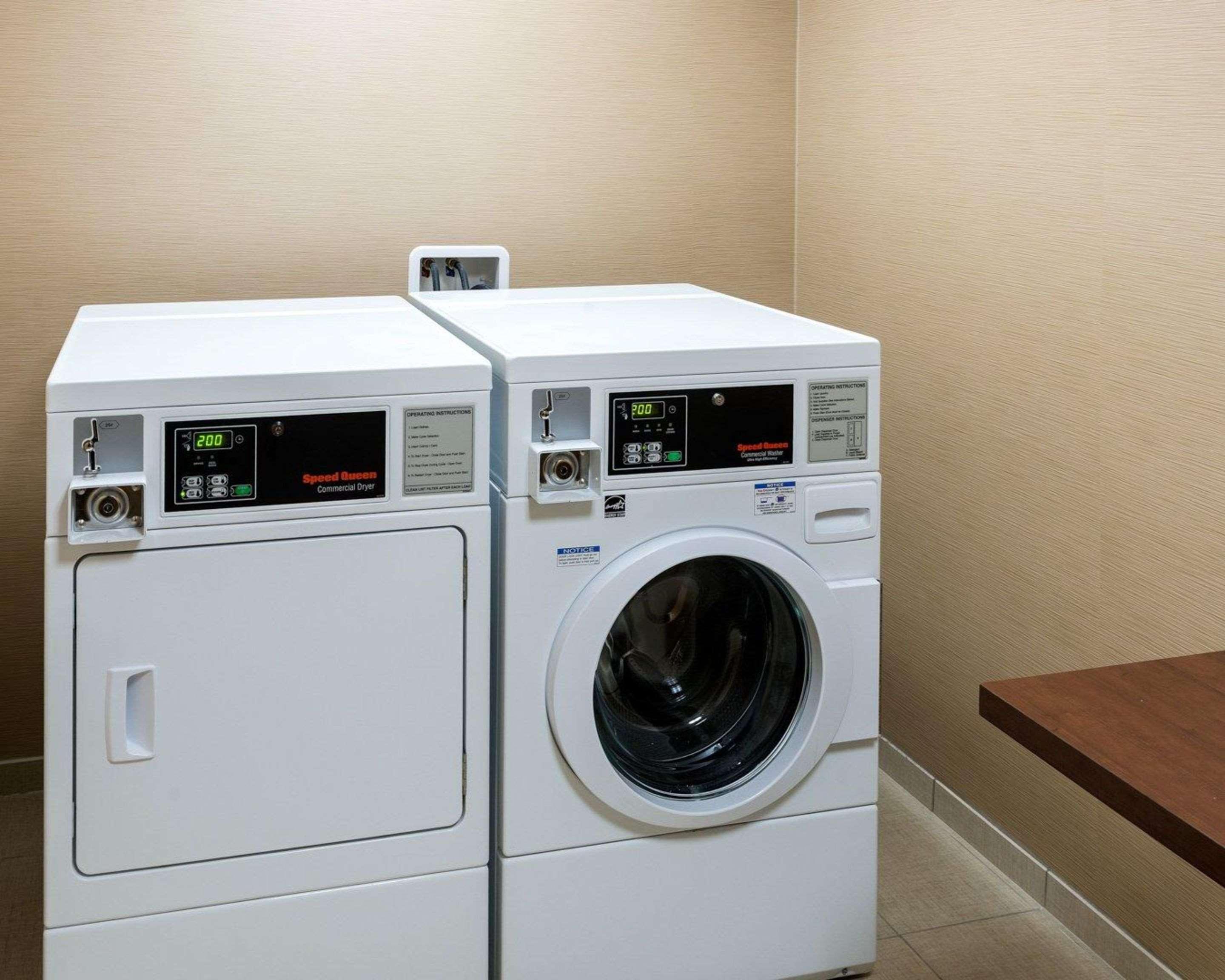 רוצ'סטר Comfort Inn & Suites West - Medical Center מראה חיצוני תמונה