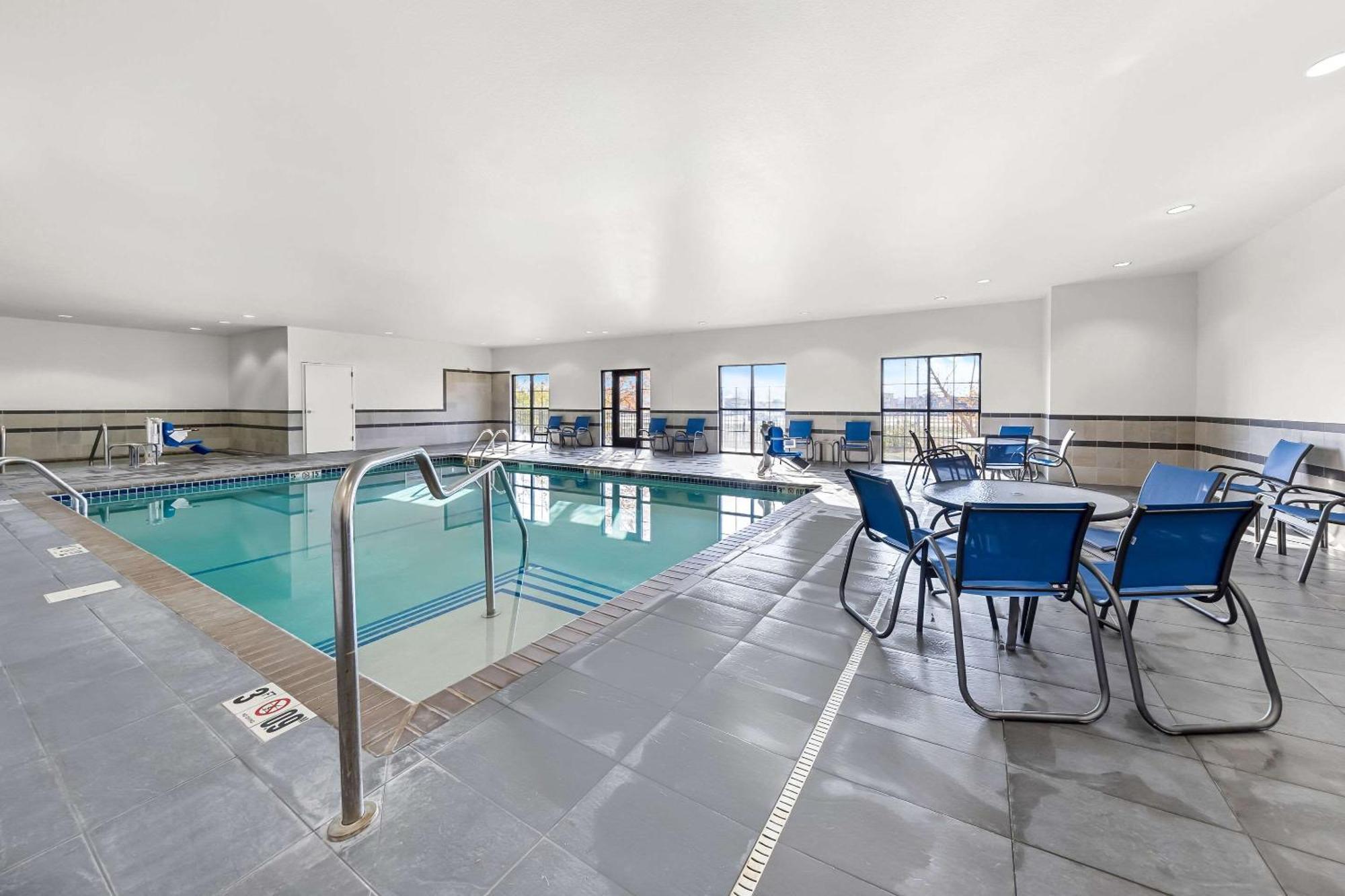 רוצ'סטר Comfort Inn & Suites West - Medical Center מראה חיצוני תמונה