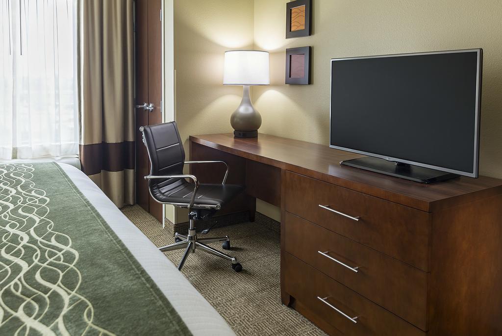 רוצ'סטר Comfort Inn & Suites West - Medical Center מראה חיצוני תמונה